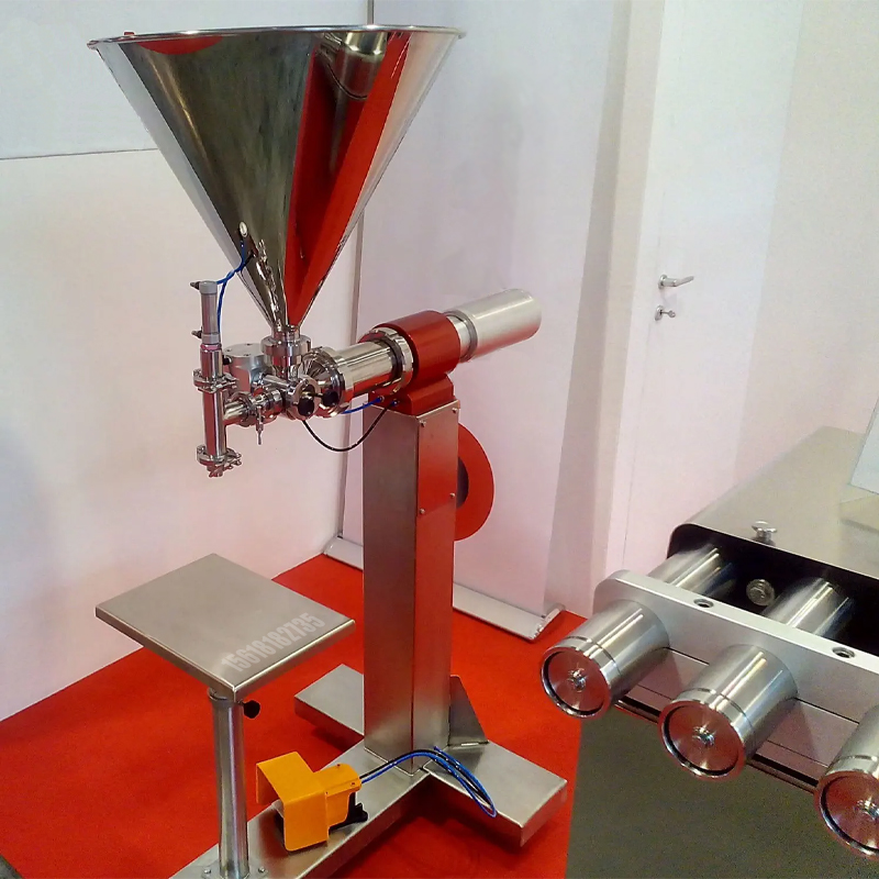 樹脂灌裝機(jī),潤滑油灌裝機(jī),固化劑灌裝機(jī),溶劑灌裝機(jī) 樹脂灌裝機(jī),潤滑油灌裝機(jī),固化劑灌裝機(jī),溶劑灌裝機(jī)